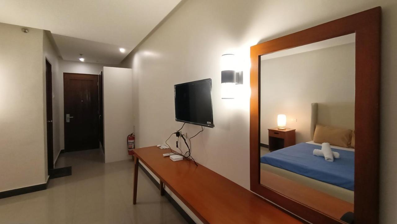 Grand Emilia Hotel Cebu Exterior photo
